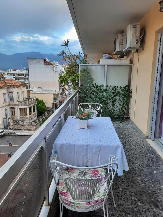 Villys Apartment Kalamata Exterior foto